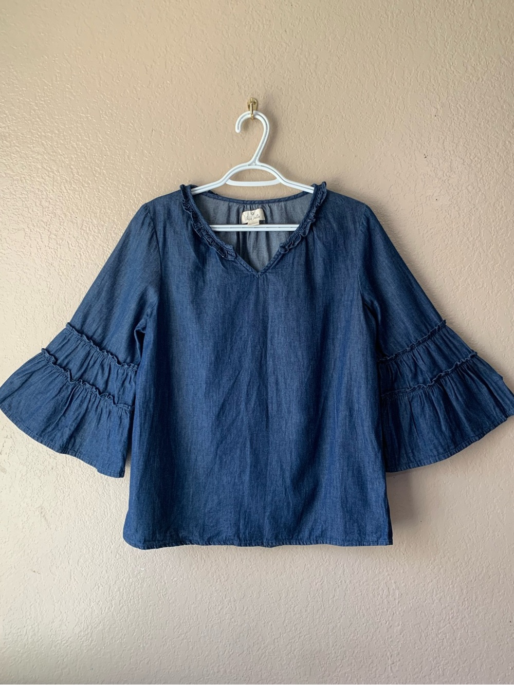 TRE’S JOLIE Chambray Boho Cottagecore Ruffle Bell Sleeve Pheasant Top Size S - Picture 2 of 6